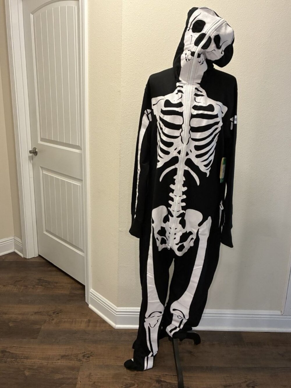 Tipsy Elves Halloween Skeleton Costume Jumpsuit Size Small Chest Measures 40”